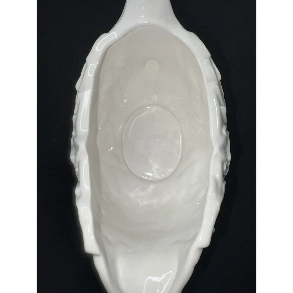 SHI Japan Gravy Boat White Embossed Maple Leaves Large‎ Ceramic China 4.5x8